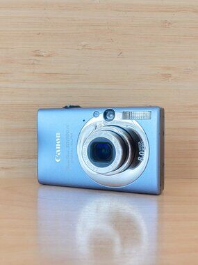 Canon PowerShot SD1100 IS 8MP Digital Camera Blue Compact Tested Made in Japan